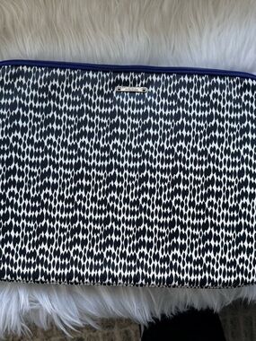 Black and White Patterned Padded Lap top case with Blue Trim